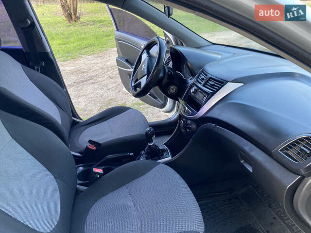 Сірий Хендай Акцент, об'ємом двигуна 1.4 л та пробігом 225 тис. км за 5650 $, фото 19 на Automoto.ua