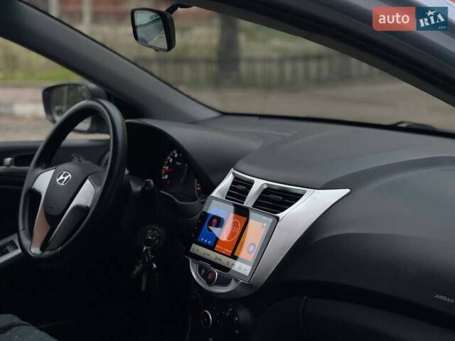 Сірий Хендай Акцент, об'ємом двигуна 1.4 л та пробігом 172 тис. км за 7299 $, фото 19 на Automoto.ua