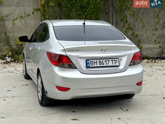 Хендай Акцент 2011 у Одесі на Automoto.ua Сірий Хендай Акцент, об'ємом двигуна 1.4 л та пробігом 184 тис. км за 7200 $, фото 17 на Automoto.ua