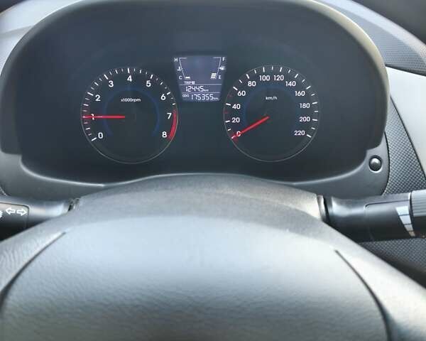 Серый Хендай Акцент, объемом двигателя 1.4 л и пробегом 175 тыс. км за 6800 $, фото 7 на Automoto.ua