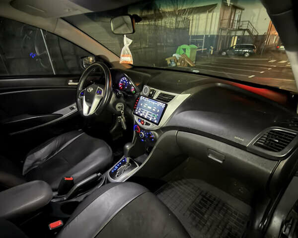 Сірий Хендай Акцент, об'ємом двигуна 1.4 л та пробігом 197 тис. км за 5500 $, фото 24 на Automoto.ua