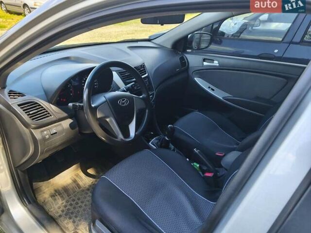 Серый Хендай Акцент, объемом двигателя 1.4 л и пробегом 175 тыс. км за 6800 $, фото 9 на Automoto.ua