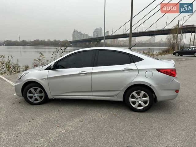 Серый Хендай Акцент, объемом двигателя 1.4 л и пробегом 180 тыс. км за 8100 $, фото 5 на Automoto.ua