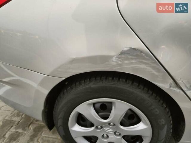 Серый Хендай Акцент, объемом двигателя 1.4 л и пробегом 104 тыс. км за 7600 $, фото 13 на Automoto.ua