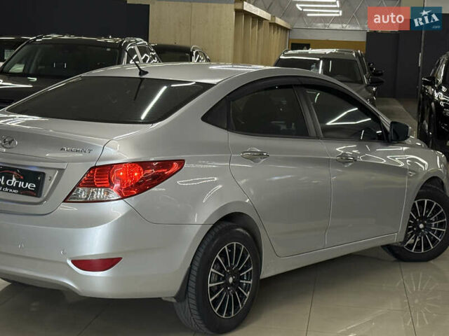 Хендай Акцент 2011 в Николаеве на Automoto.ua Серый Хендай Акцент, объемом двигателя 1.4 л и пробегом 204 тыс. км за 7599 $, фото 9 на Automoto.ua