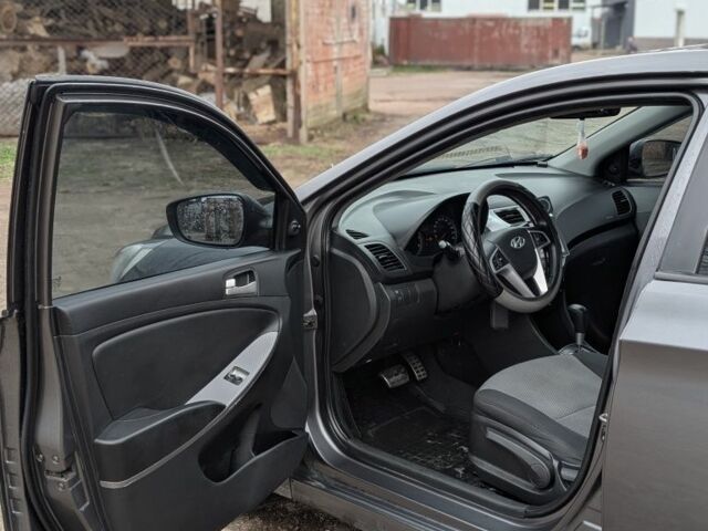 Сірий Хендай Акцент, об'ємом двигуна 1.4 л та пробігом 200 тис. км за 6450 $, фото 6 на Automoto.ua