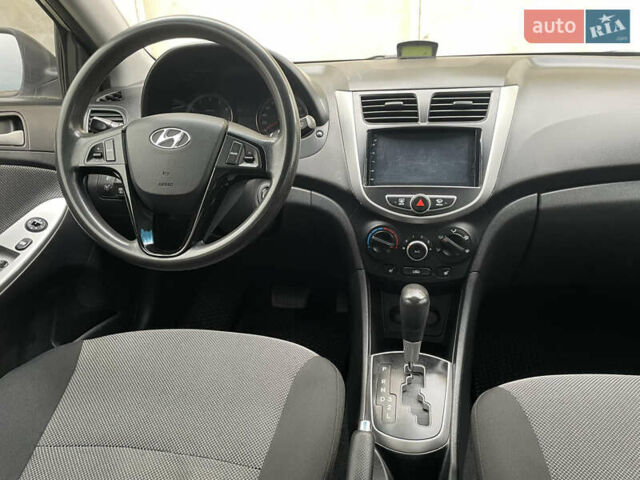 Хендай Акцент 2011 у Одесі на Automoto.ua Сірий Хендай Акцент, об'ємом двигуна 1.4 л та пробігом 184 тис. км за 7200 $, фото 56 на Automoto.ua