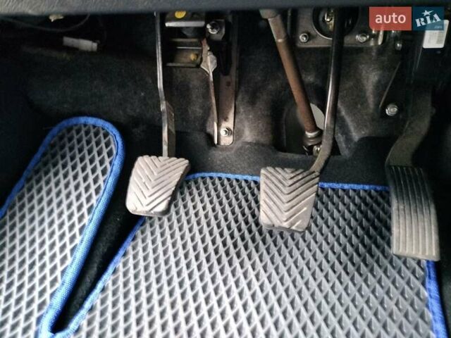 Серый Хендай Акцент, объемом двигателя 1.4 л и пробегом 175 тыс. км за 7500 $, фото 26 на Automoto.ua