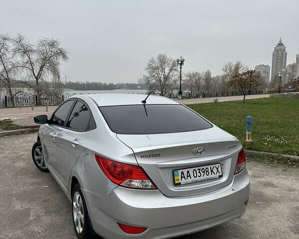 Серый Хендай Акцент, объемом двигателя 1.4 л и пробегом 180 тыс. км за 8100 $, фото 28 на Automoto.ua