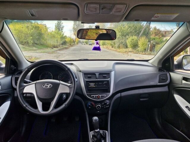 Серый Хендай Акцент, объемом двигателя 1.4 л и пробегом 173 тыс. км за 6800 $, фото 12 на Automoto.ua