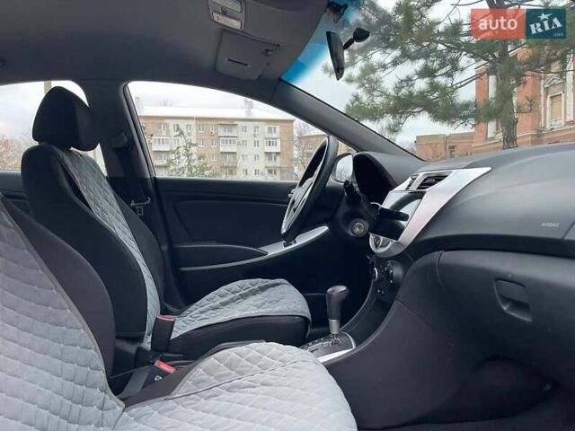 Сірий Хендай Акцент, об'ємом двигуна 1.4 л та пробігом 172 тис. км за 7299 $, фото 15 на Automoto.ua
