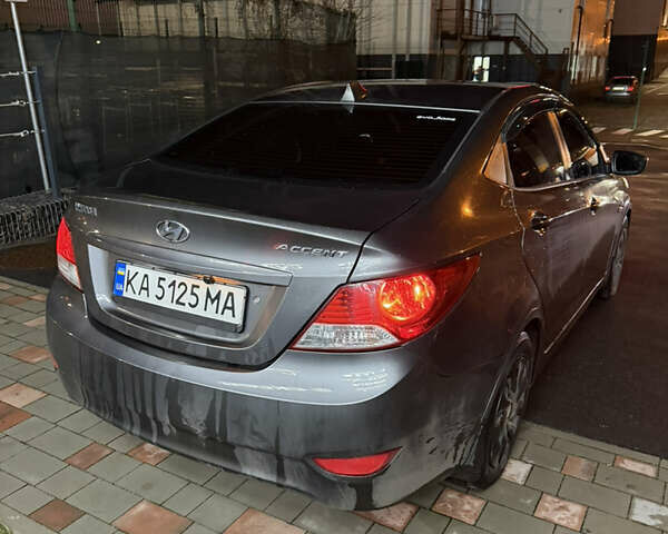 Сірий Хендай Акцент, об'ємом двигуна 1.4 л та пробігом 197 тис. км за 5500 $, фото 7 на Automoto.ua