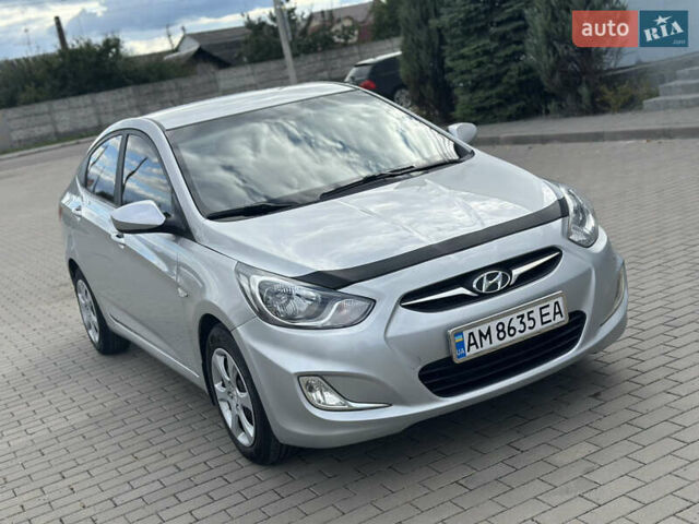 Сірий Хендай Акцент, об'ємом двигуна 1.4 л та пробігом 178 тис. км за 7999 $, фото 9 на Automoto.ua