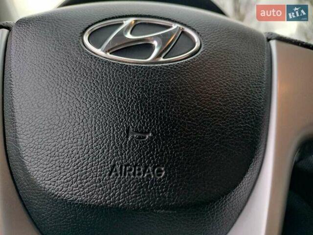 Серый Хендай Акцент, объемом двигателя 1.4 л и пробегом 175 тыс. км за 7500 $, фото 33 на Automoto.ua