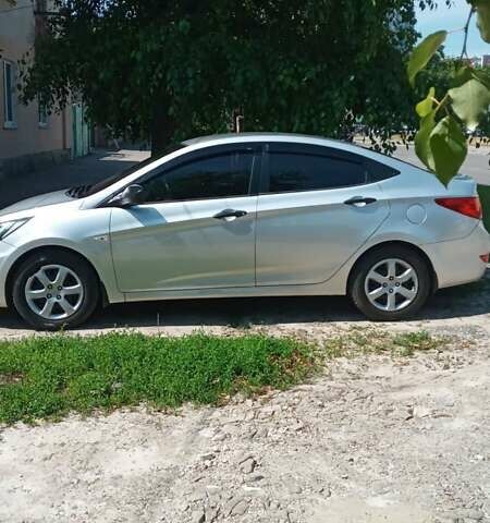 Серый Хендай Акцент, объемом двигателя 1.4 л и пробегом 190 тыс. км за 6300 $, фото 3 на Automoto.ua