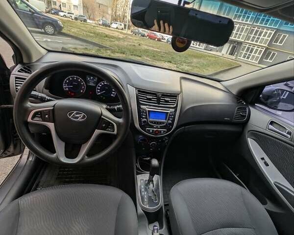 Серый Хендай Акцент, объемом двигателя 1.4 л и пробегом 233 тыс. км за 6250 $, фото 19 на Automoto.ua