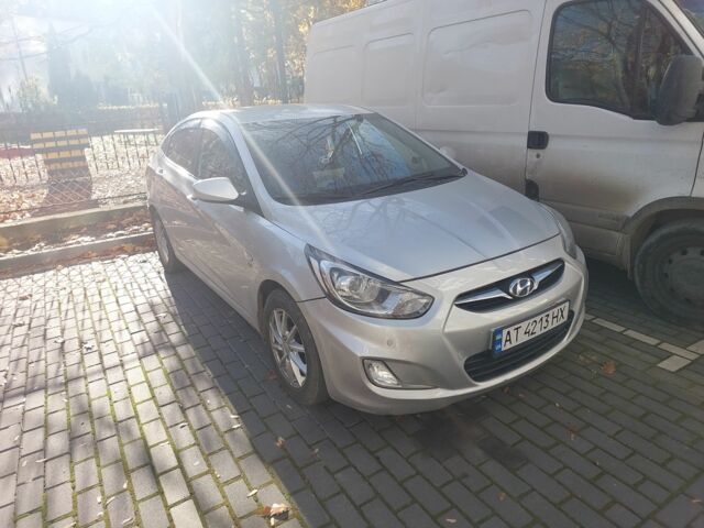 Серый Хендай Акцент, объемом двигателя 1.6 л и пробегом 131 тыс. км за 6664 $, фото 1 на Automoto.ua