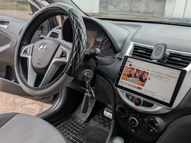 Сірий Хендай Акцент, об'ємом двигуна 1.4 л та пробігом 200 тис. км за 6450 $, фото 10 на Automoto.ua