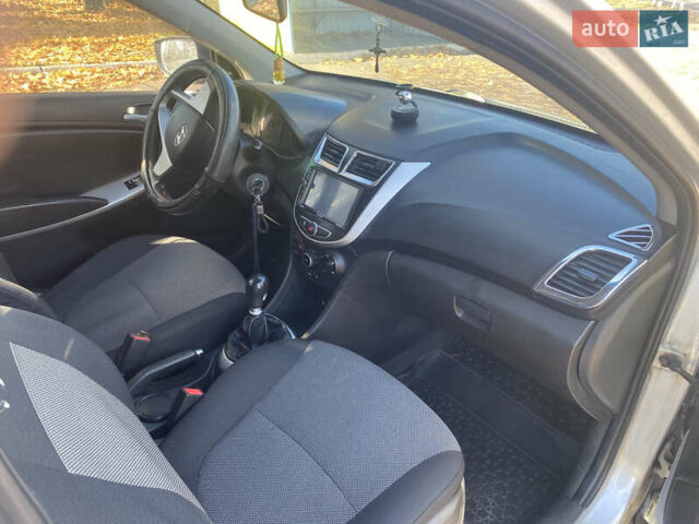 Хендай Акцент 2011 у Полтаві на Automoto.ua Сірий Хендай Акцент, об'ємом двигуна 1.4 л та пробігом 171 тис. км за 6499 $, фото 9 на Automoto.ua