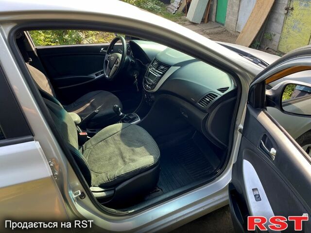 Серый Хендай Акцент, объемом двигателя 1.4 л и пробегом 290 тыс. км за 4600 $, фото 8 на Automoto.ua