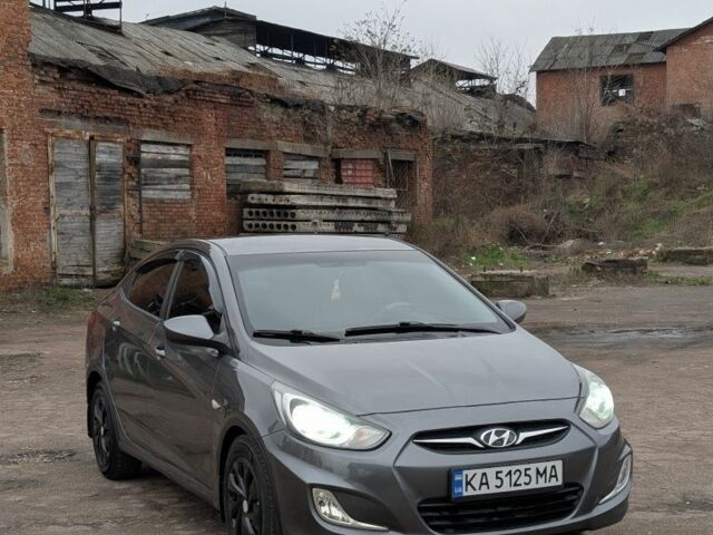 Сірий Хендай Акцент, об'ємом двигуна 1.4 л та пробігом 200 тис. км за 6450 $, фото 1 на Automoto.ua