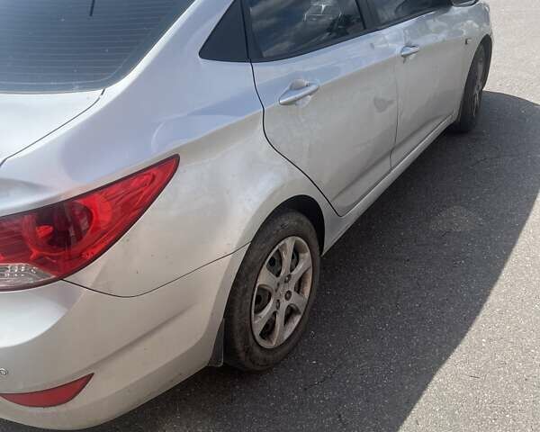 Хендай Акцент 2011 в Харькове на Automoto.ua Серый Хендай Акцент, объемом двигателя 1.4 л и пробегом 84 тыс. км за 5000 $, фото 2 на Automoto.ua