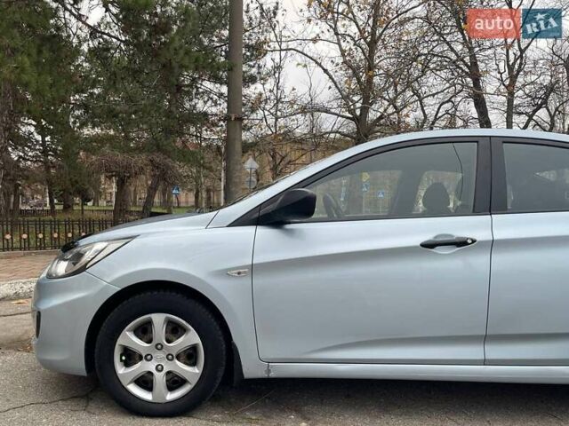 Сірий Хендай Акцент, об'ємом двигуна 1.4 л та пробігом 172 тис. км за 7299 $, фото 2 на Automoto.ua