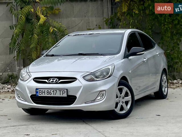 Хендай Акцент 2011 у Одесі на Automoto.ua Сірий Хендай Акцент, об'ємом двигуна 1.4 л та пробігом 184 тис. км за 7200 $, фото 9 на Automoto.ua