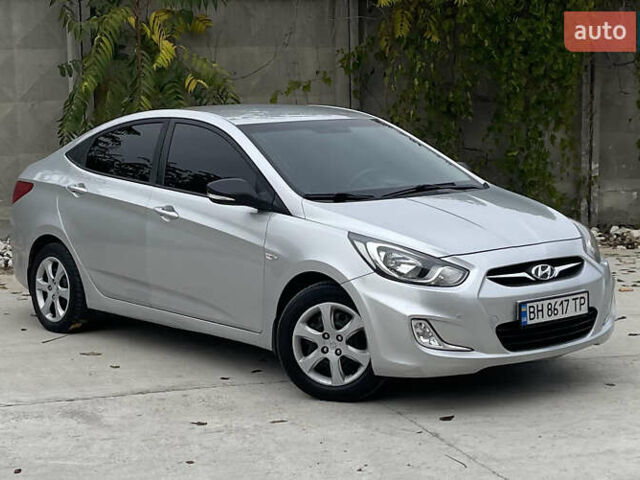 Хендай Акцент 2011 у Одесі на Automoto.ua Сірий Хендай Акцент, об'ємом двигуна 1.4 л та пробігом 184 тис. км за 7200 $, фото 7 на Automoto.ua