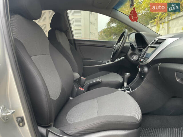 Хендай Акцент 2011 у Одесі на Automoto.ua Сірий Хендай Акцент, об'ємом двигуна 1.4 л та пробігом 184 тис. км за 7200 $, фото 42 на Automoto.ua