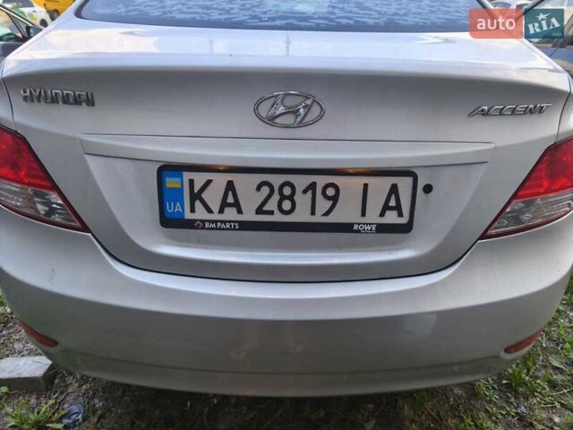 Серый Хендай Акцент, объемом двигателя 1.4 л и пробегом 175 тыс. км за 6800 $, фото 4 на Automoto.ua