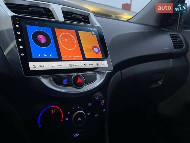 Сірий Хендай Акцент, об'ємом двигуна 1.4 л та пробігом 172 тис. км за 7299 $, фото 20 на Automoto.ua