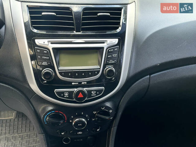 Серый Хендай Акцент, объемом двигателя 1.59 л и пробегом 192 тыс. км за 7700 $, фото 9 на Automoto.ua