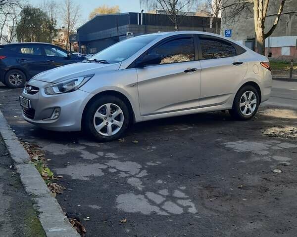 Сірий Хендай Акцент, об'ємом двигуна 1.4 л та пробігом 176 тис. км за 6300 $, фото 11 на Automoto.ua