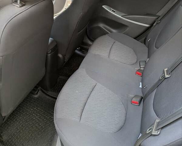 Сірий Хендай Акцент, об'ємом двигуна 1.6 л та пробігом 126 тис. км за 8600 $, фото 11 на Automoto.ua