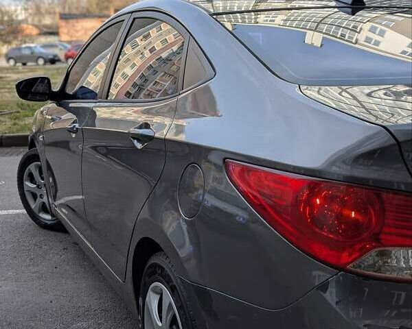 Серый Хендай Акцент, объемом двигателя 1.4 л и пробегом 233 тыс. км за 6250 $, фото 11 на Automoto.ua