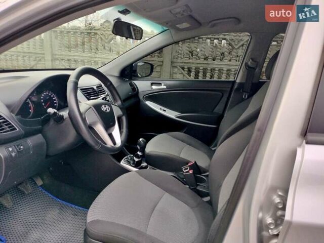 Серый Хендай Акцент, объемом двигателя 1.4 л и пробегом 175 тыс. км за 7500 $, фото 29 на Automoto.ua