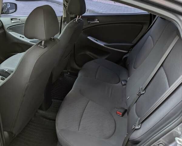 Серый Хендай Акцент, объемом двигателя 1.4 л и пробегом 233 тыс. км за 6250 $, фото 22 на Automoto.ua