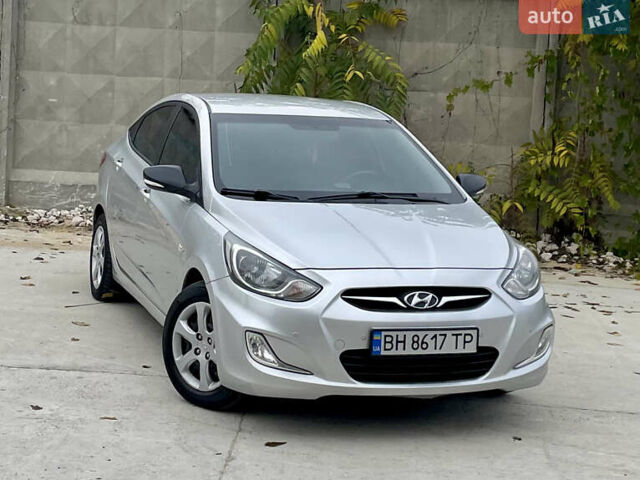 Хендай Акцент 2011 у Одесі на Automoto.ua Сірий Хендай Акцент, об'ємом двигуна 1.4 л та пробігом 184 тис. км за 7200 $, фото 2 на Automoto.ua