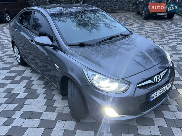 Серый Хендай Акцент, объемом двигателя 1.6 л и пробегом 194 тыс. км за 7900 $, фото 3 на Automoto.ua