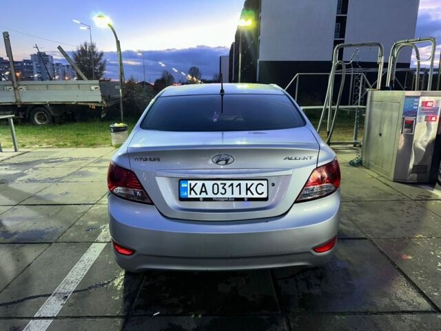 Серый Хендай Акцент, объемом двигателя 1.4 л и пробегом 218 тыс. км за 5600 $, фото 5 на Automoto.ua