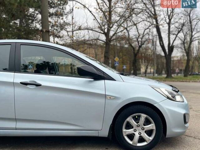 Сірий Хендай Акцент, об'ємом двигуна 1.4 л та пробігом 172 тис. км за 7299 $, фото 9 на Automoto.ua