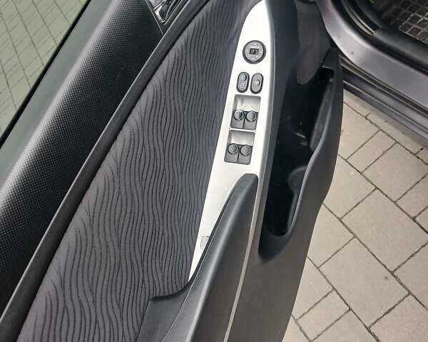 Серый Хендай Акцент, объемом двигателя 1.4 л и пробегом 238 тыс. км за 5950 $, фото 9 на Automoto.ua