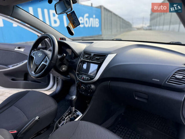 Серый Хендай Акцент, объемом двигателя 1.6 л и пробегом 138 тыс. км за 7900 $, фото 18 на Automoto.ua