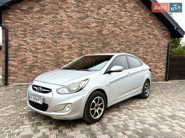 Серый Хендай Акцент, объемом двигателя 1.6 л и пробегом 186 тыс. км за 7900 $, фото 3 на Automoto.ua