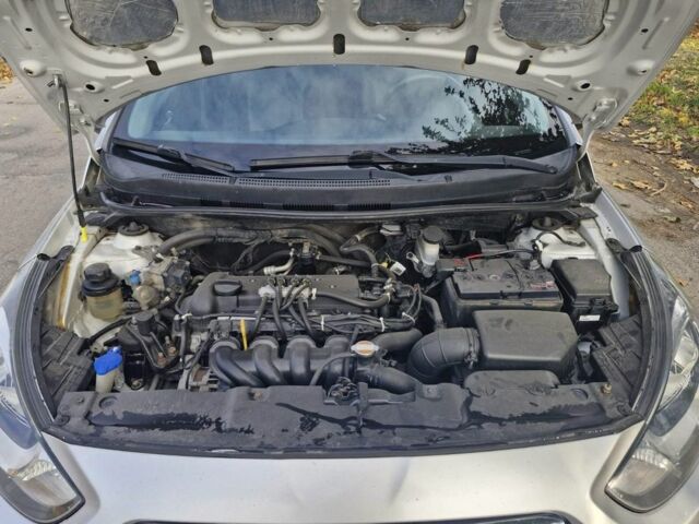 Серый Хендай Акцент, объемом двигателя 1.4 л и пробегом 173 тыс. км за 6800 $, фото 13 на Automoto.ua