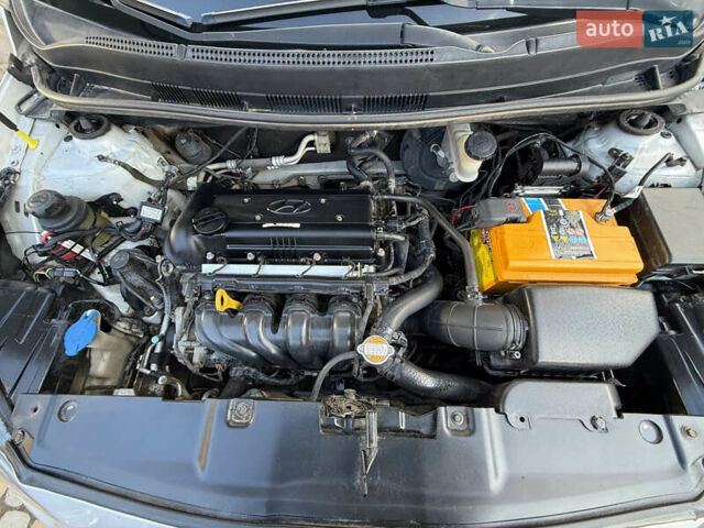 Серый Хендай Акцент, объемом двигателя 1.4 л и пробегом 242 тыс. км за 6100 $, фото 11 на Automoto.ua