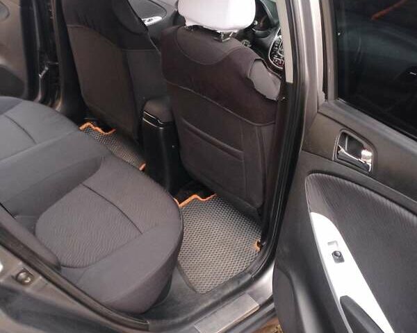 Серый Хендай Акцент, объемом двигателя 1.4 л и пробегом 163 тыс. км за 6700 $, фото 13 на Automoto.ua