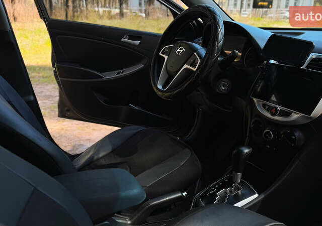 Сірий Хендай Акцент, об'ємом двигуна 1.4 л та пробігом 185 тис. км за 6800 $, фото 4 на Automoto.ua