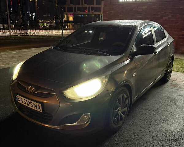 Сірий Хендай Акцент, об'ємом двигуна 1.4 л та пробігом 197 тис. км за 5500 $, фото 4 на Automoto.ua